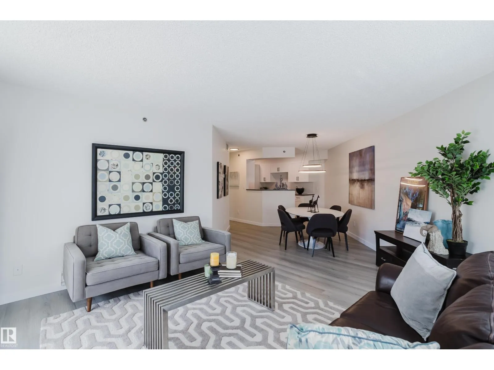 #304 10130 114 ST NW