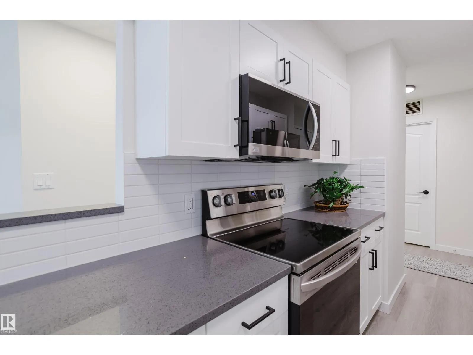 #304 10130 114 ST NW