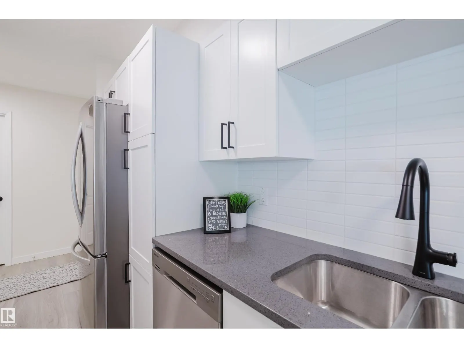 #304 10130 114 ST NW