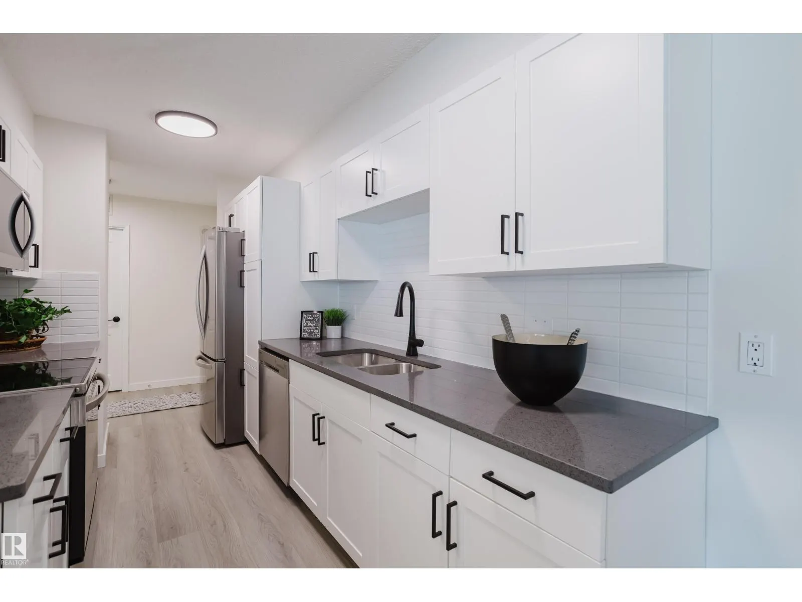 #304 10130 114 ST NW
