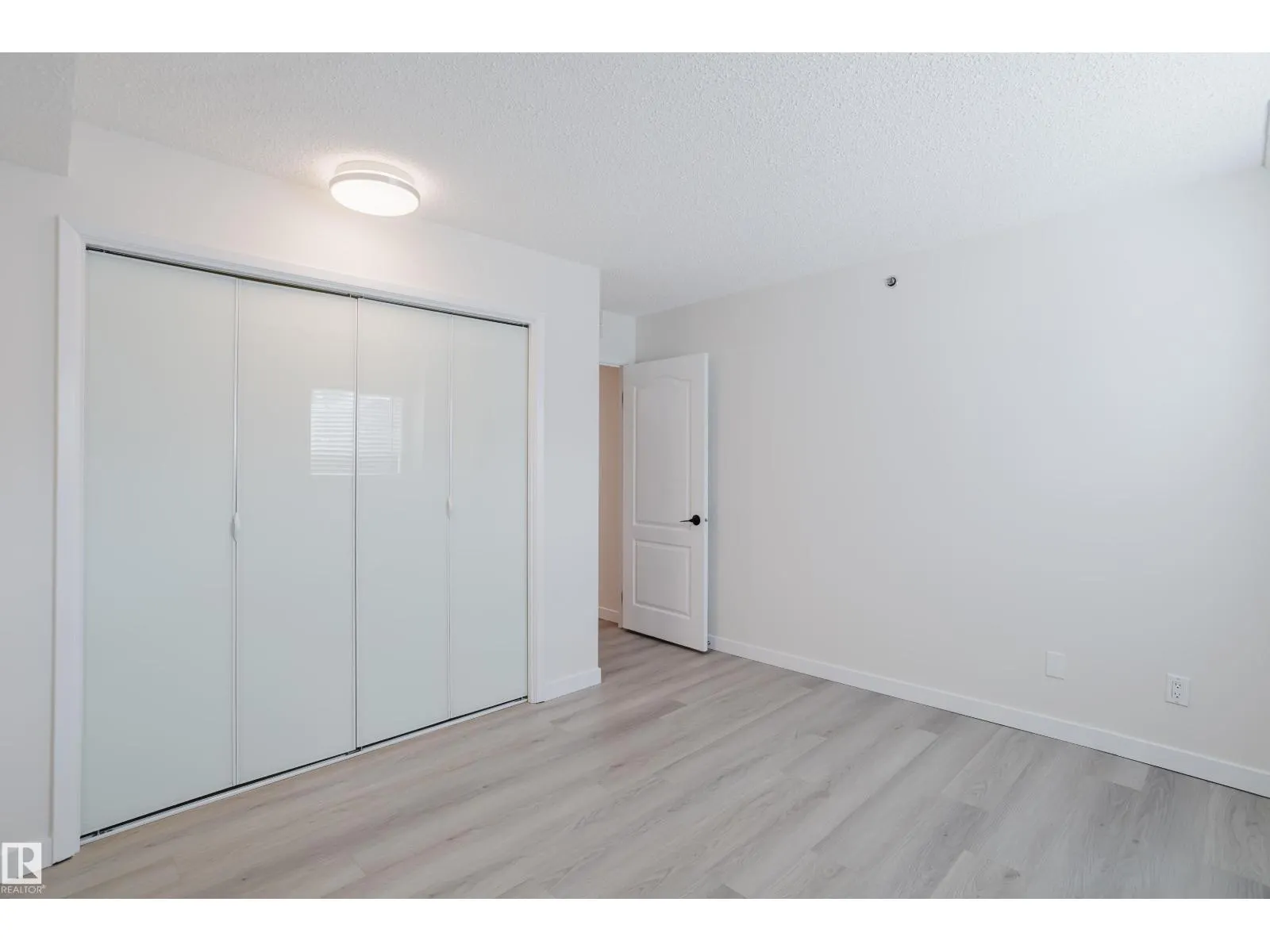 #304 10130 114 ST NW