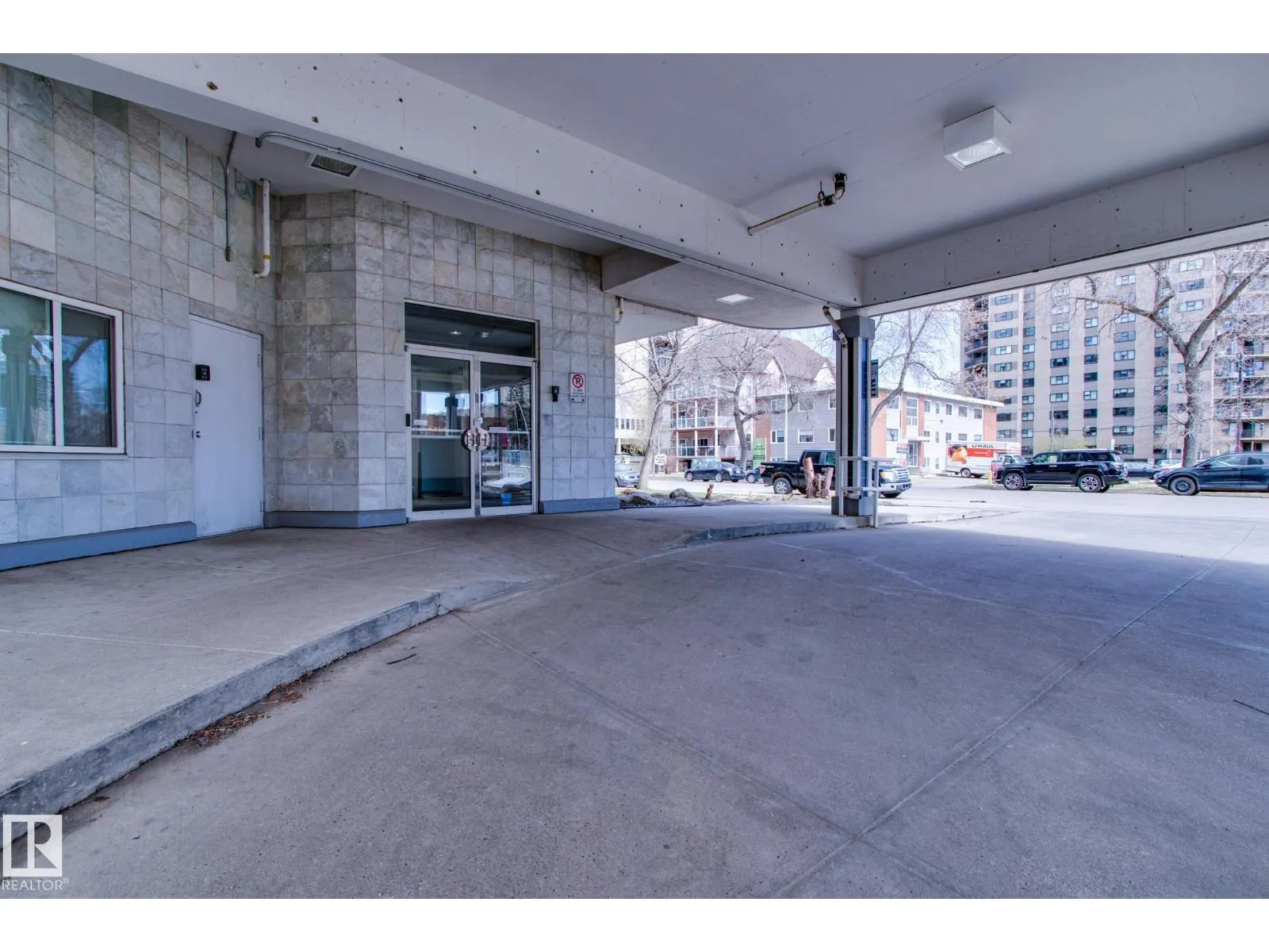 #304 10130 114 ST NW
