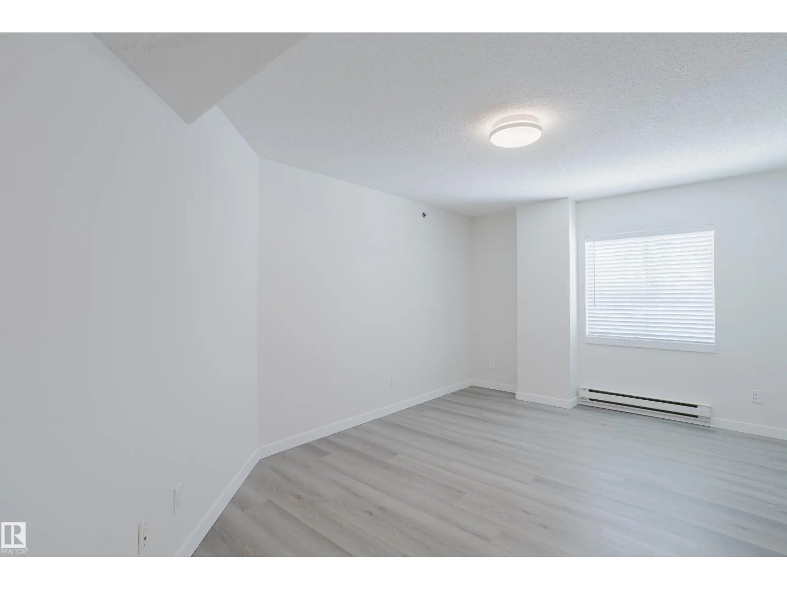 #304 10130 114 ST NW