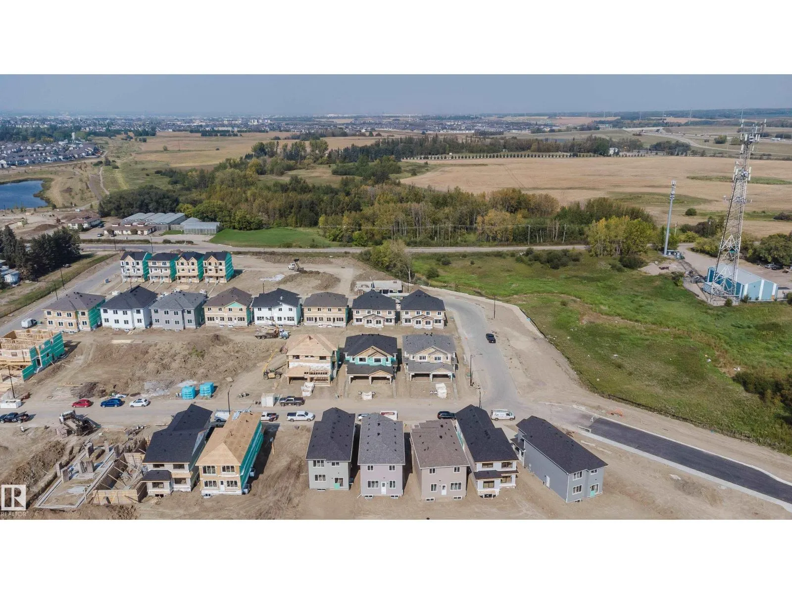915 18 AV NW
