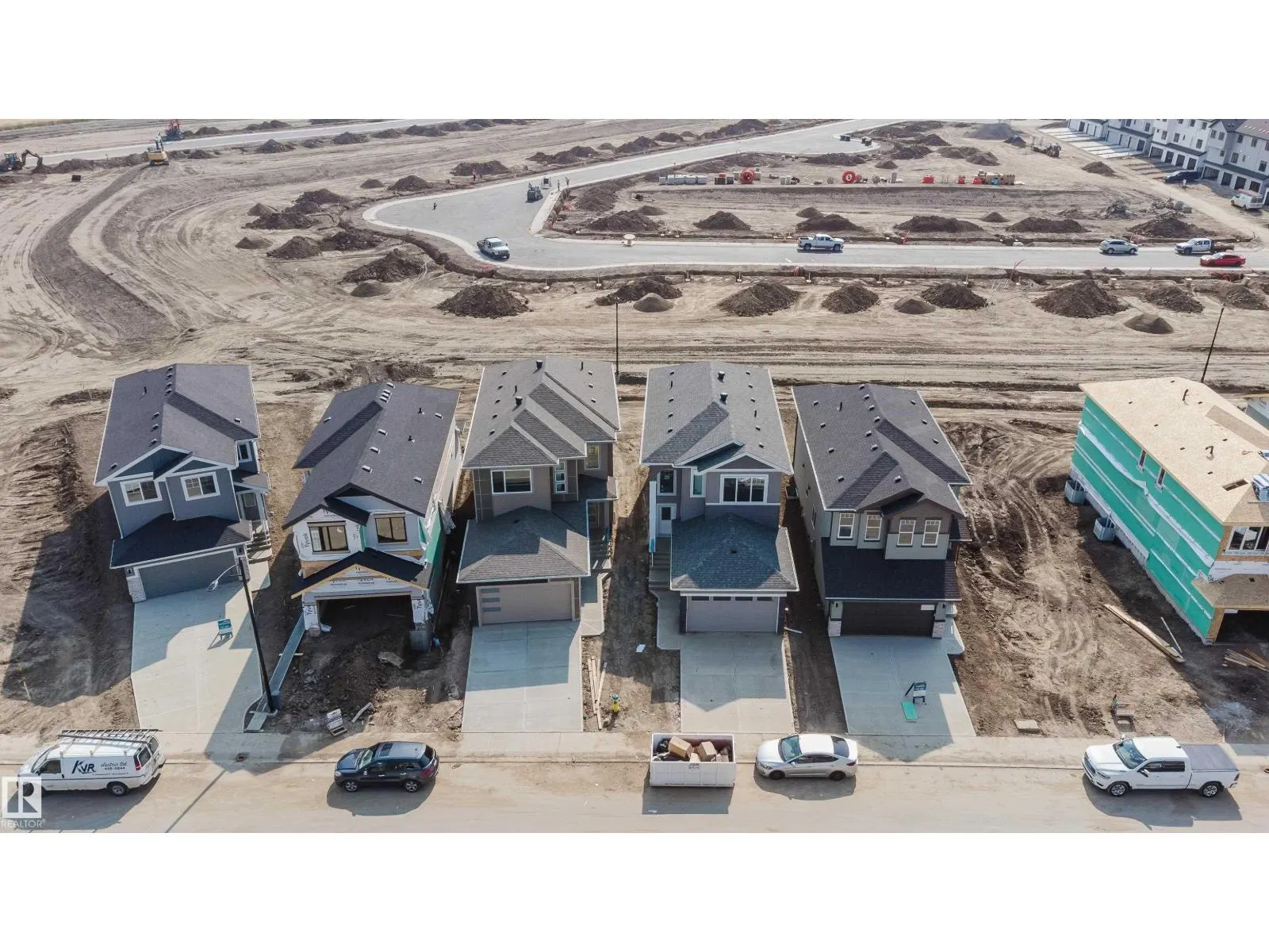 915 18 AV NW
