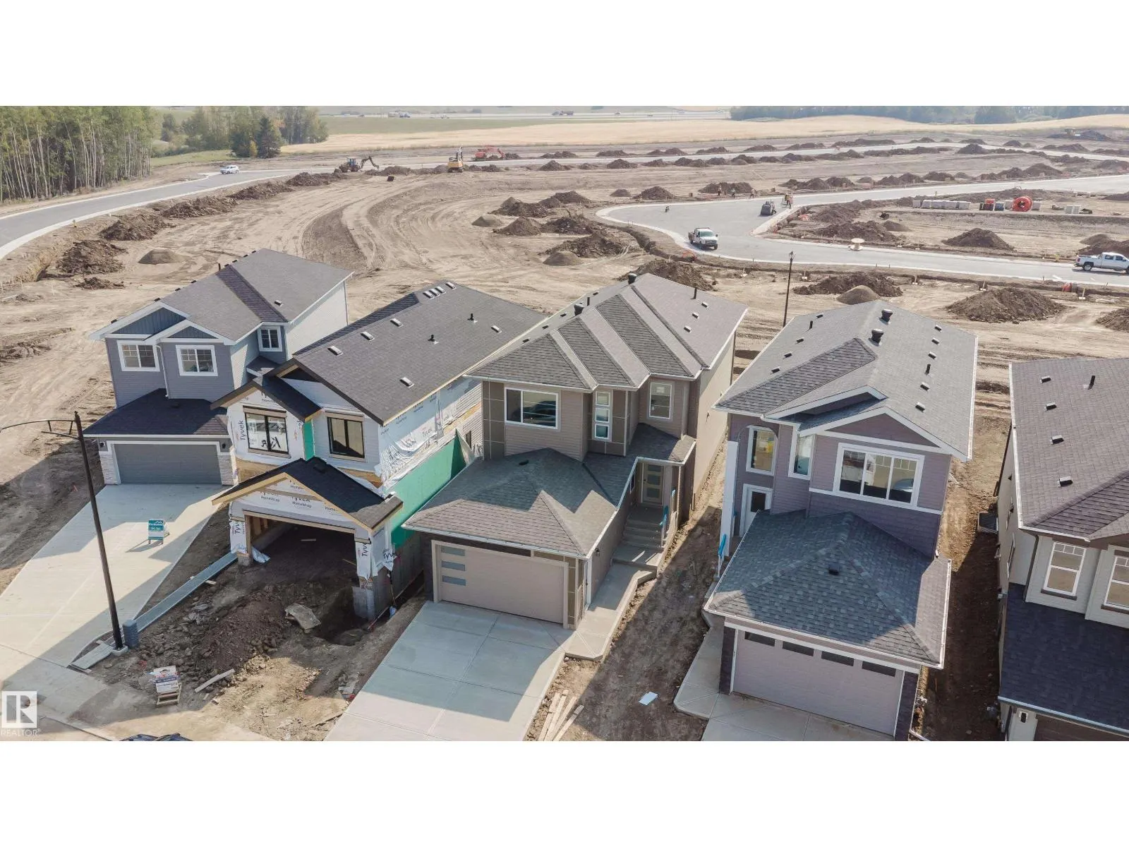 915 18 AV NW