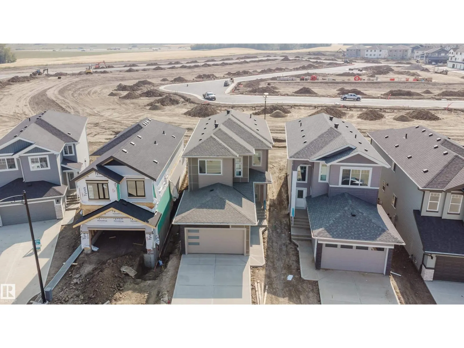 915 18 AV NW