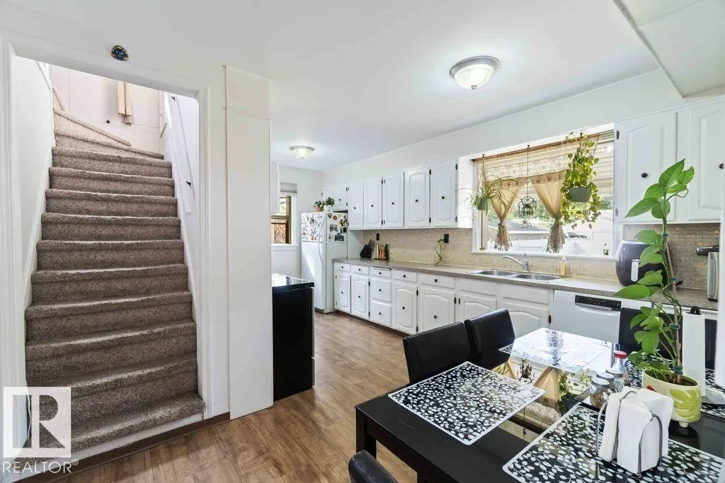 12040 50 ST NW