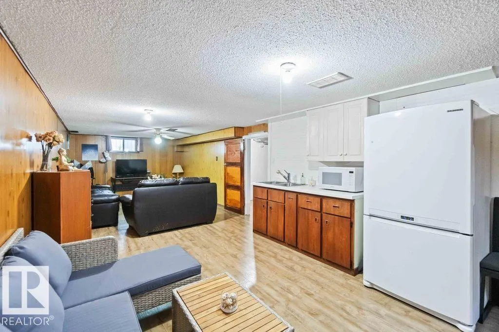 12040 50 ST NW