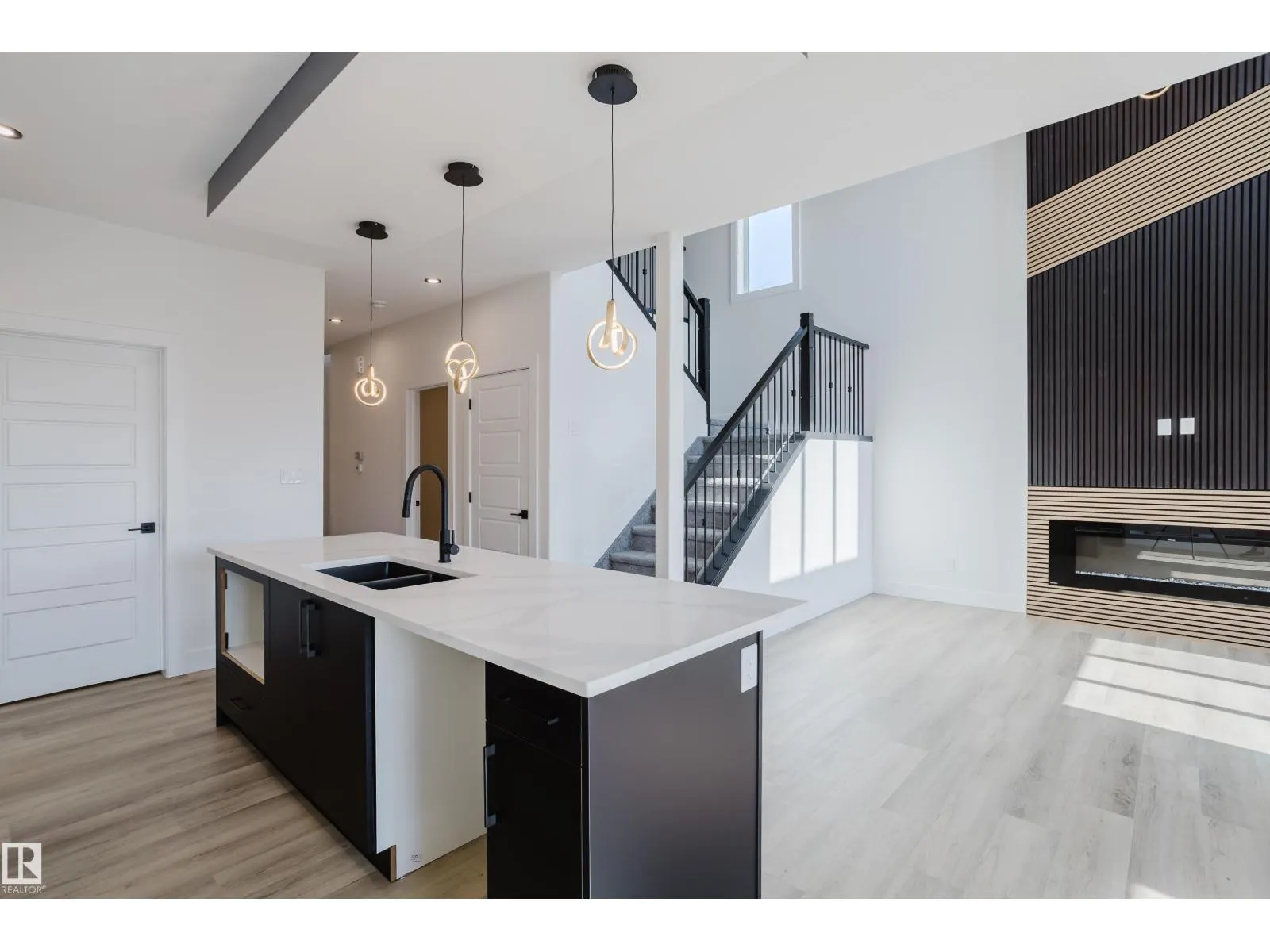 298 Munn WY