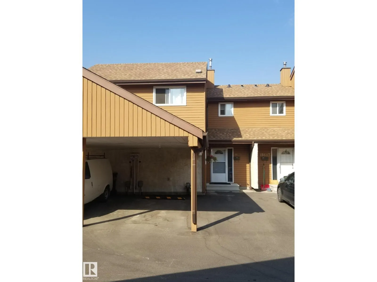 18611 66 AV NW