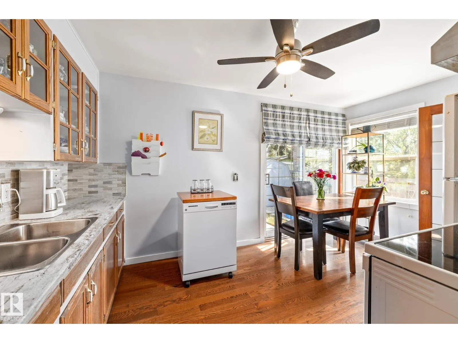 9135 155 ST NW