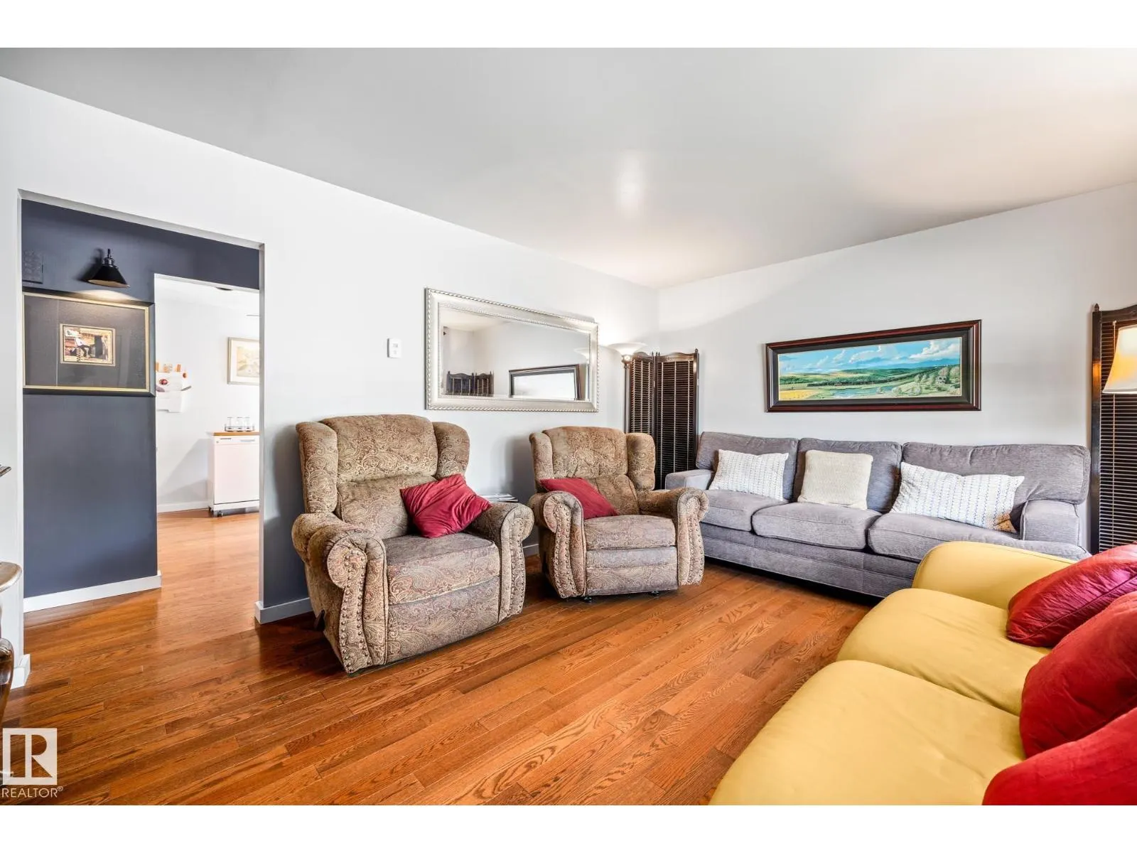 9135 155 ST NW