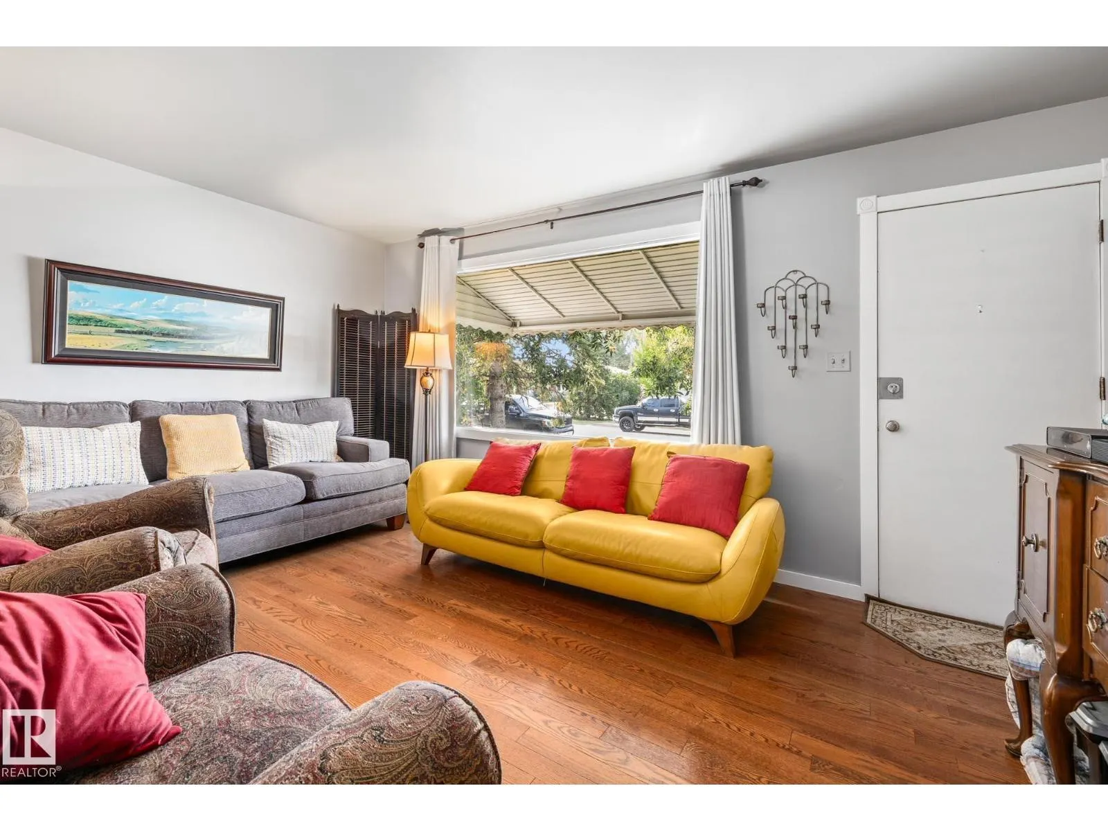 9135 155 ST NW