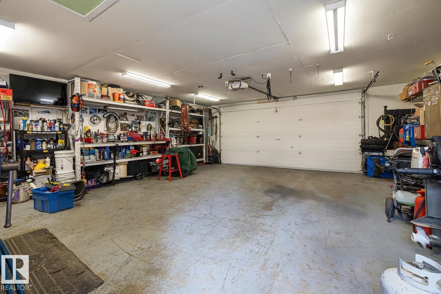 9135 155 ST NW