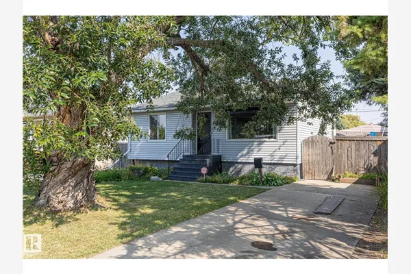 9135 155 ST NW