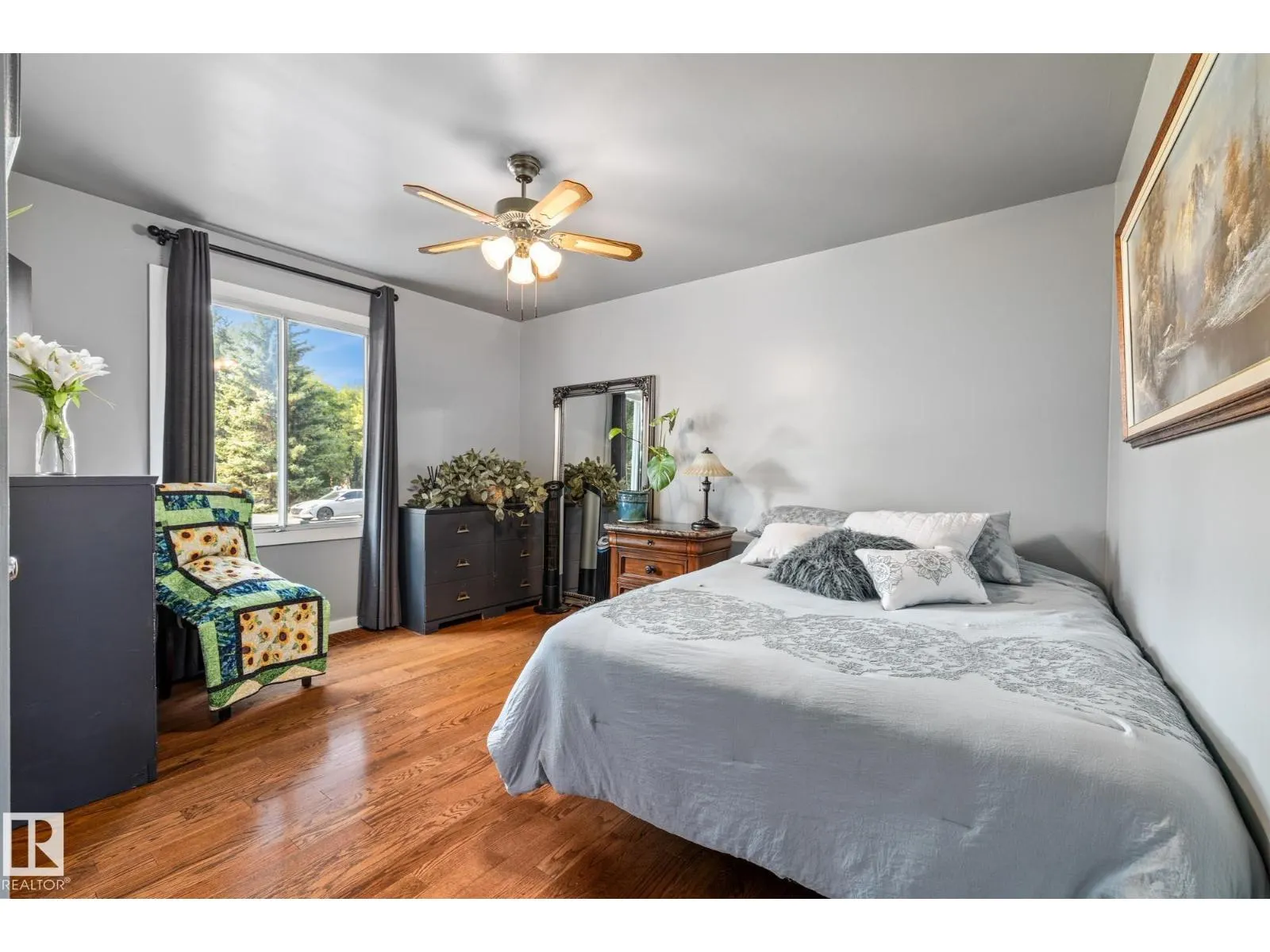 9135 155 ST NW