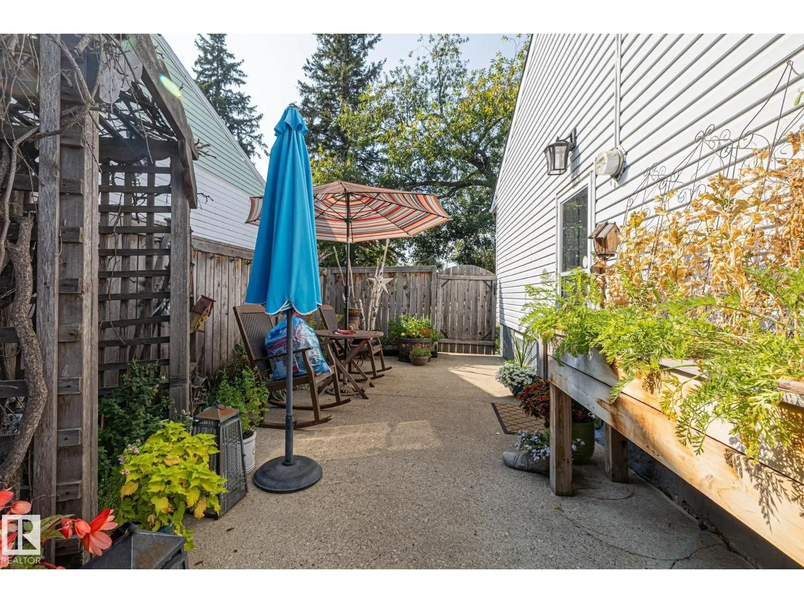 9135 155 ST NW