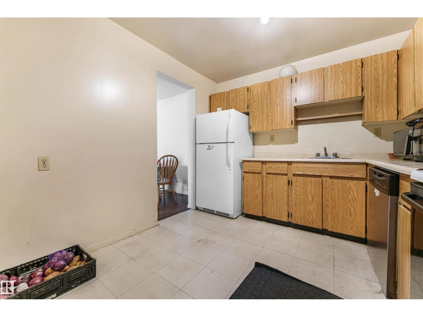 #208 1620 48 ST NW
