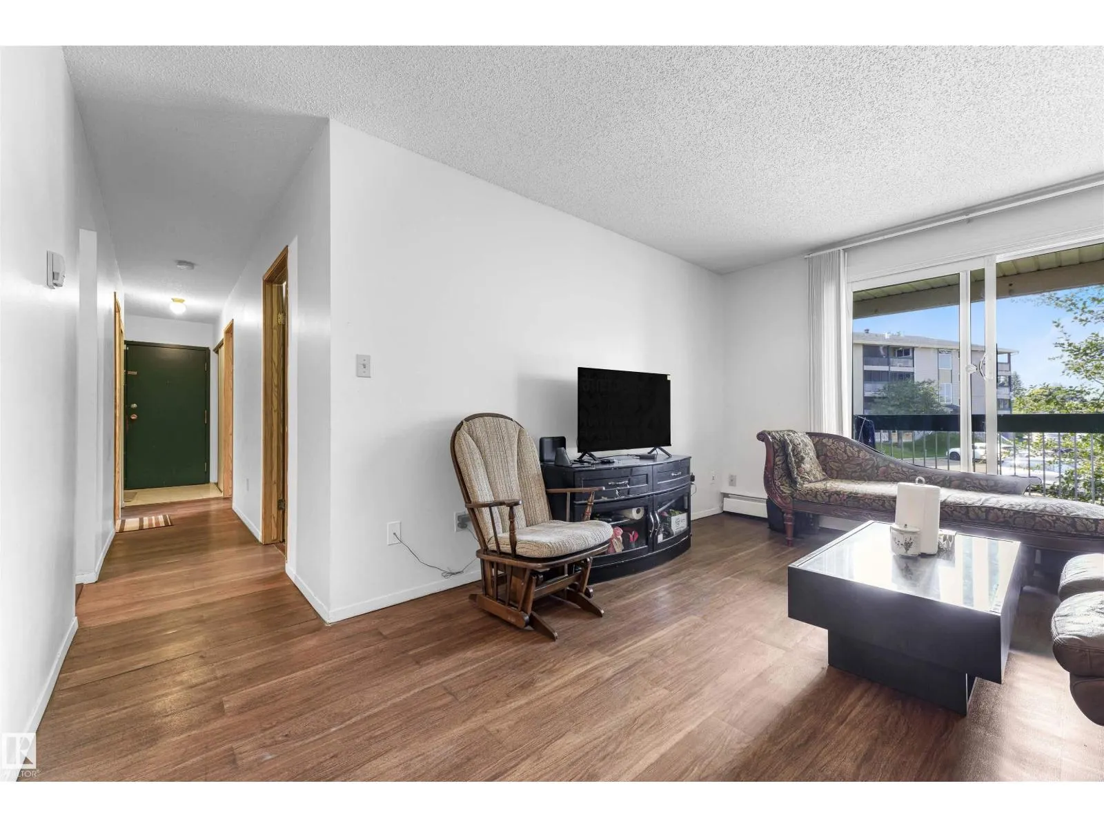 #208 1620 48 ST NW