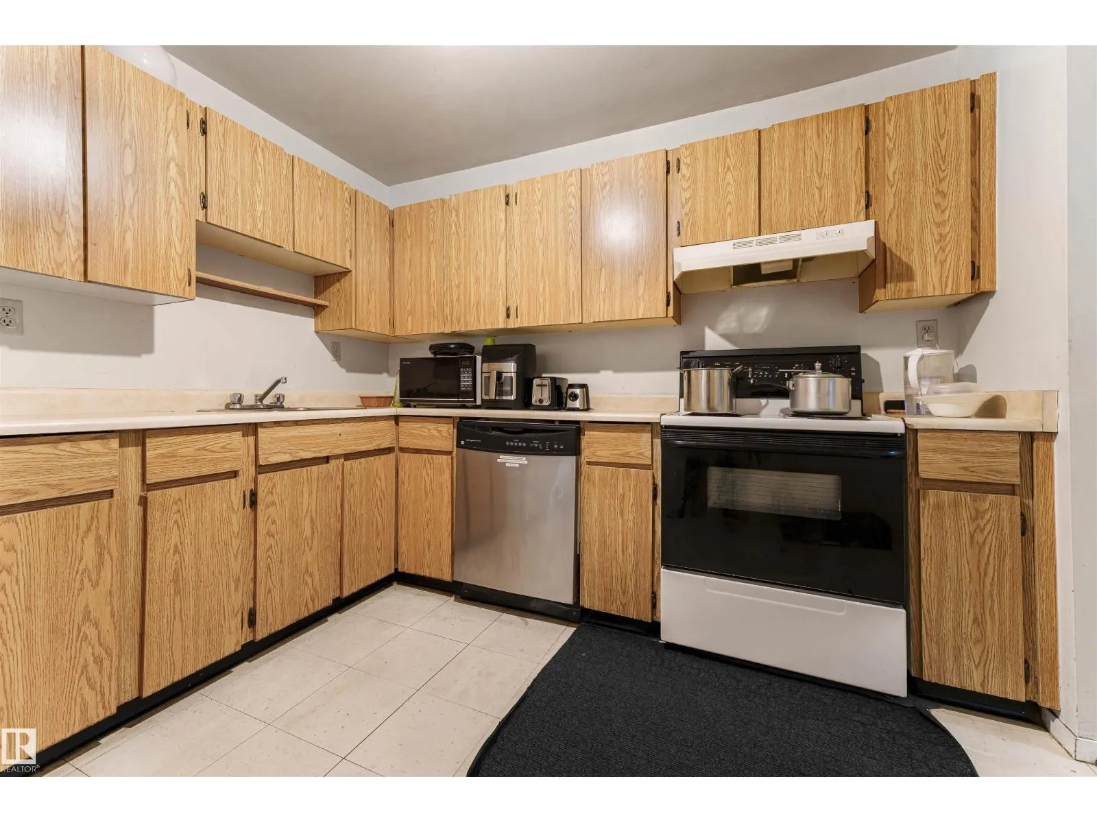 #208 1620 48 ST NW