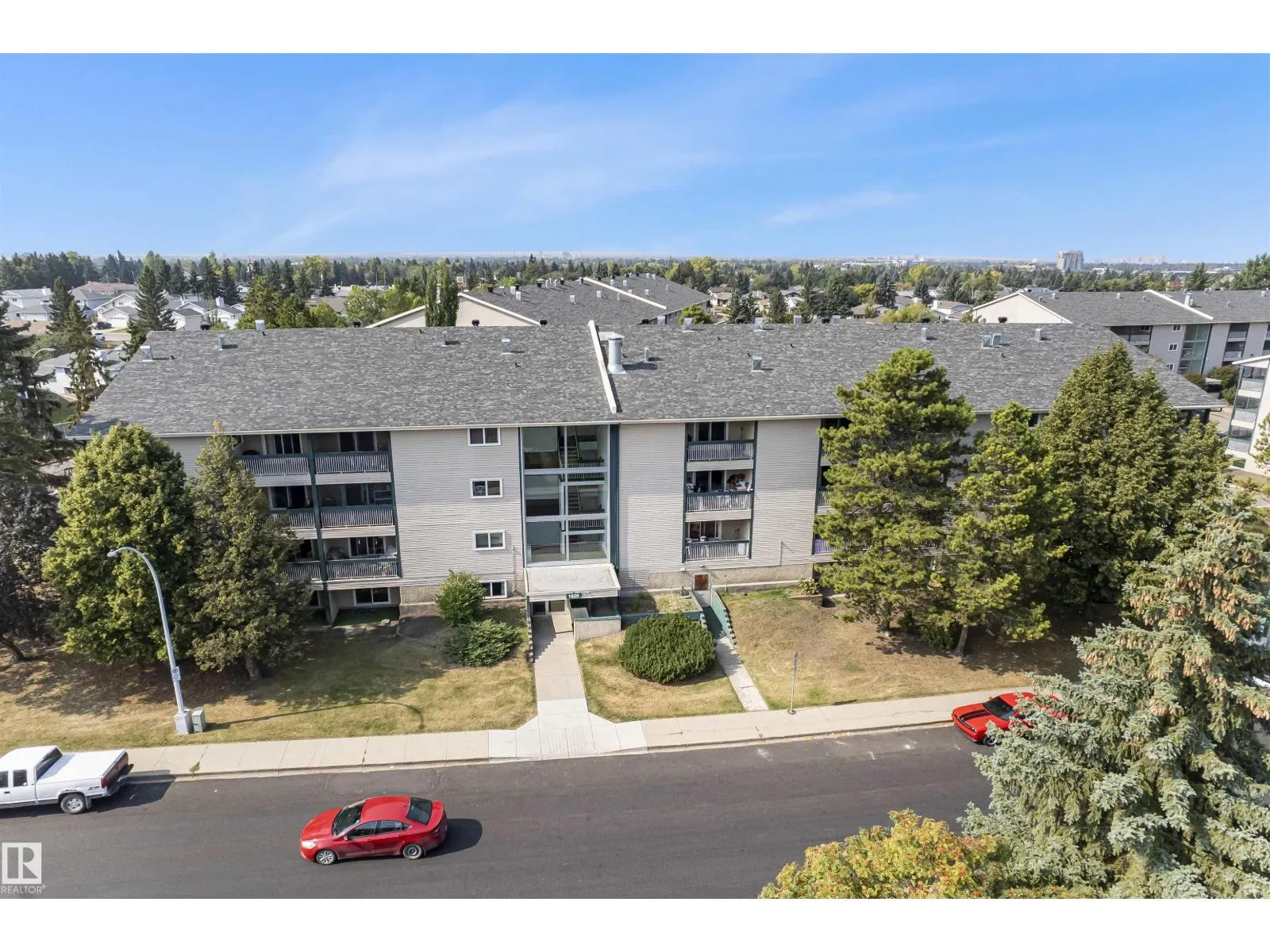 #208 1620 48 ST NW