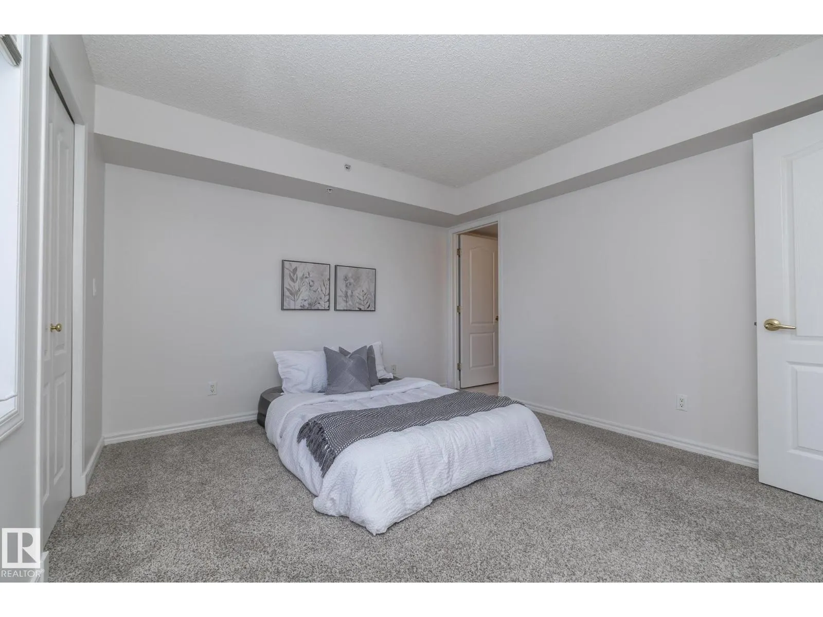#801 10909 103 AV NW