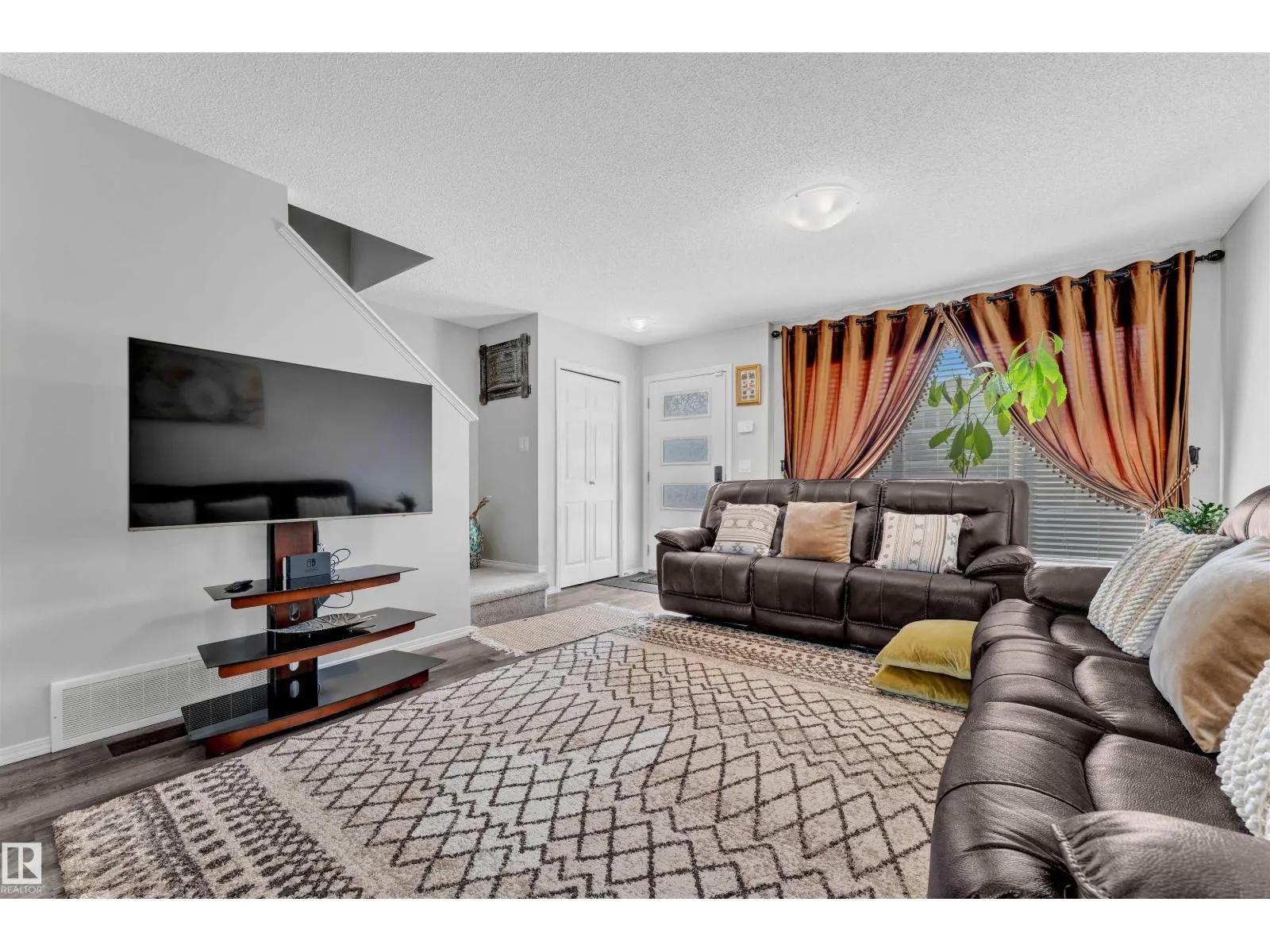4620 175 AV NW