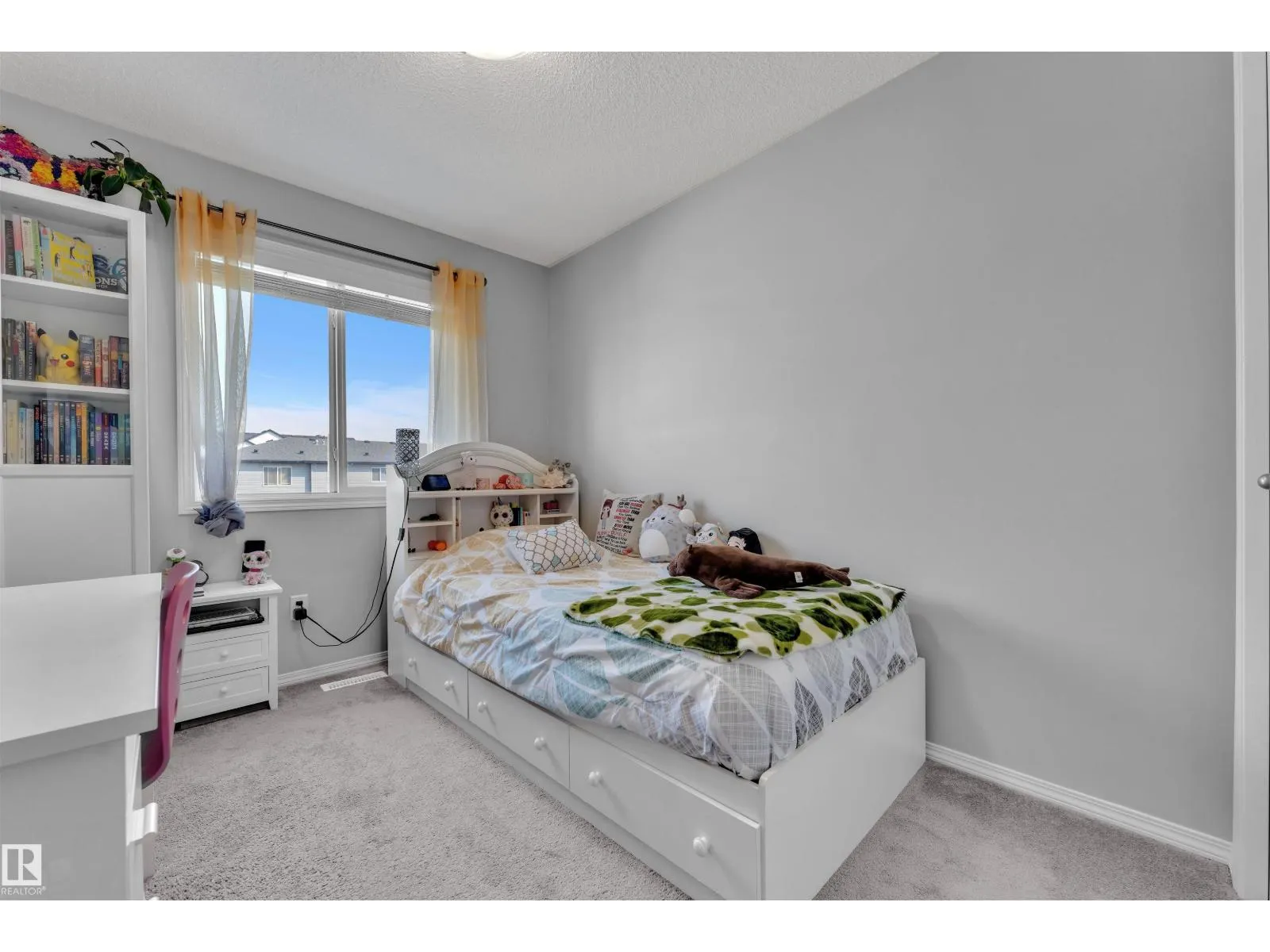 4620 175 AV NW