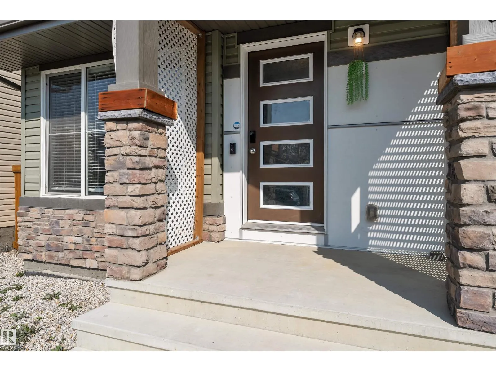 4620 175 AV NW