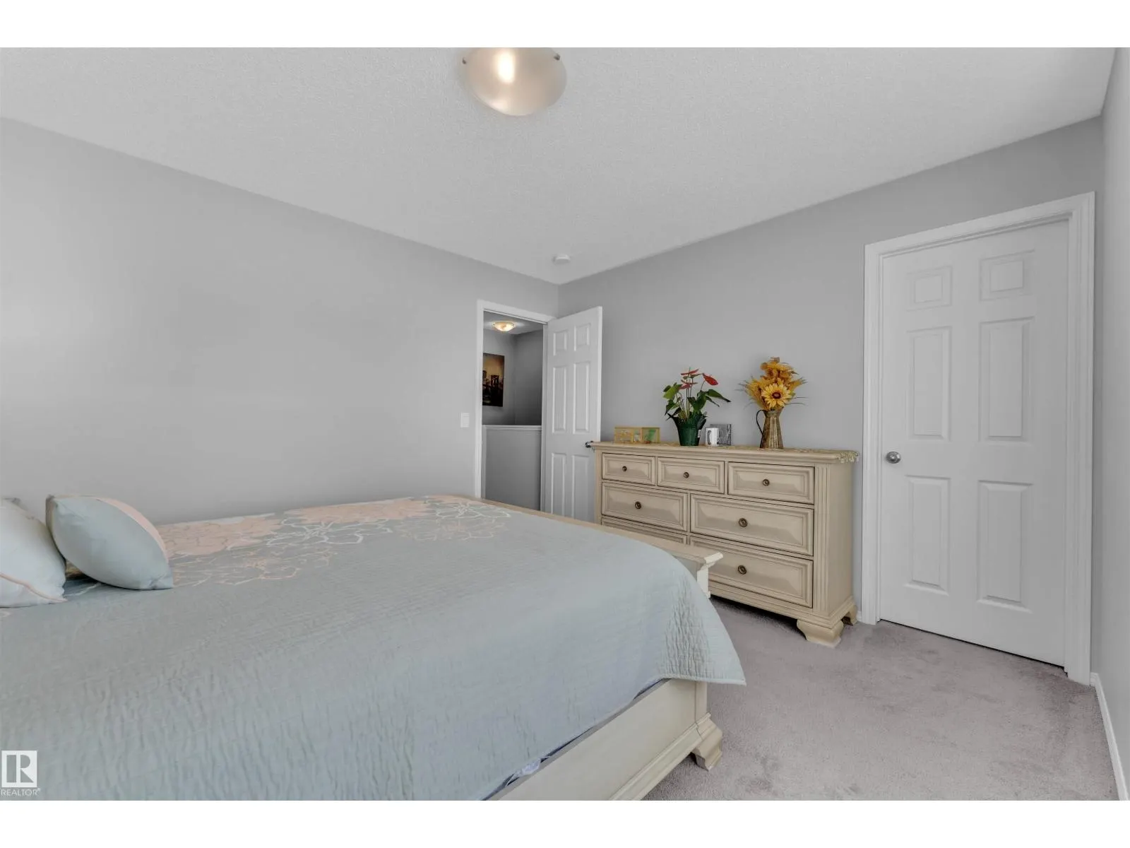 4620 175 AV NW