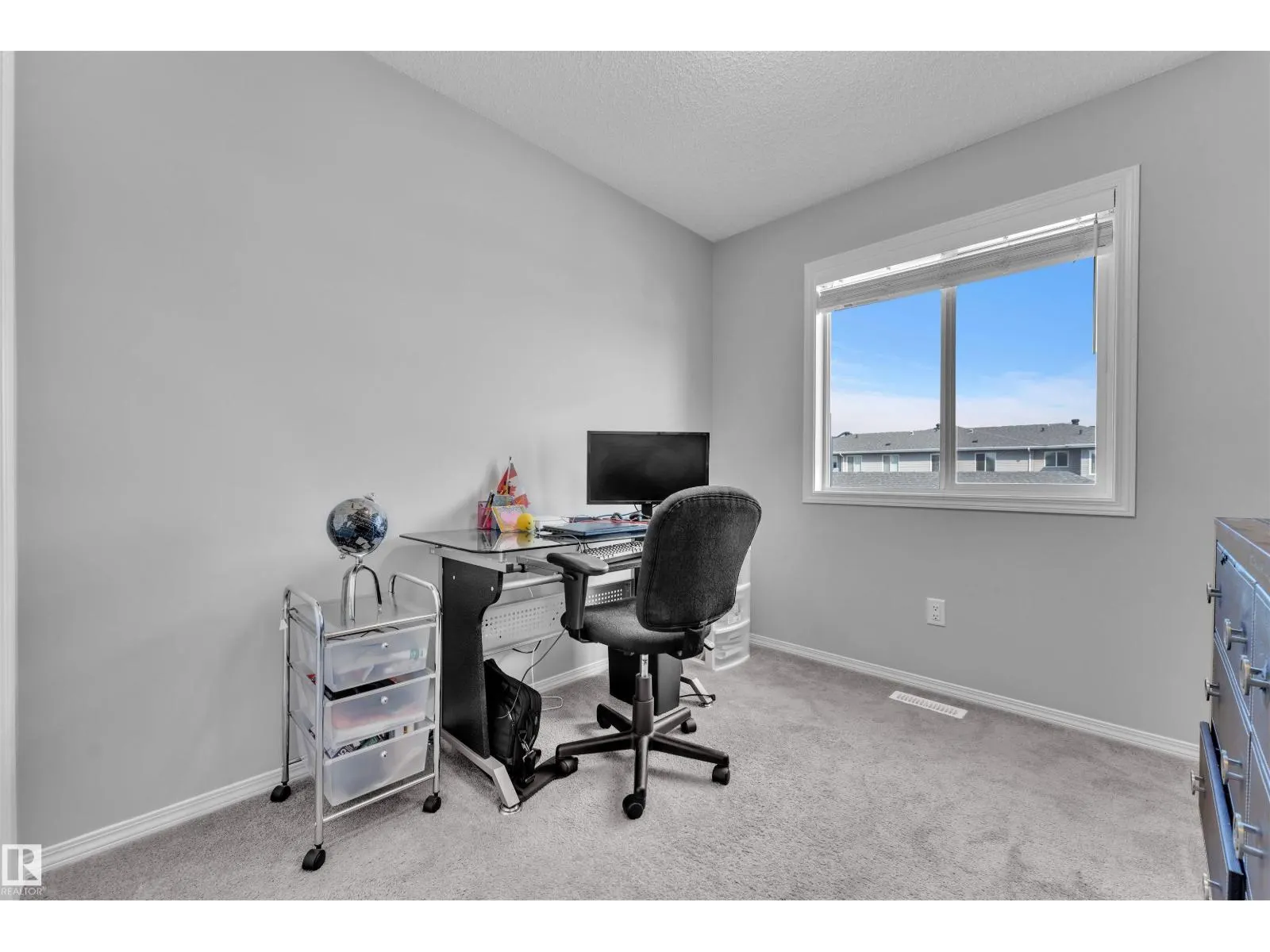 4620 175 AV NW