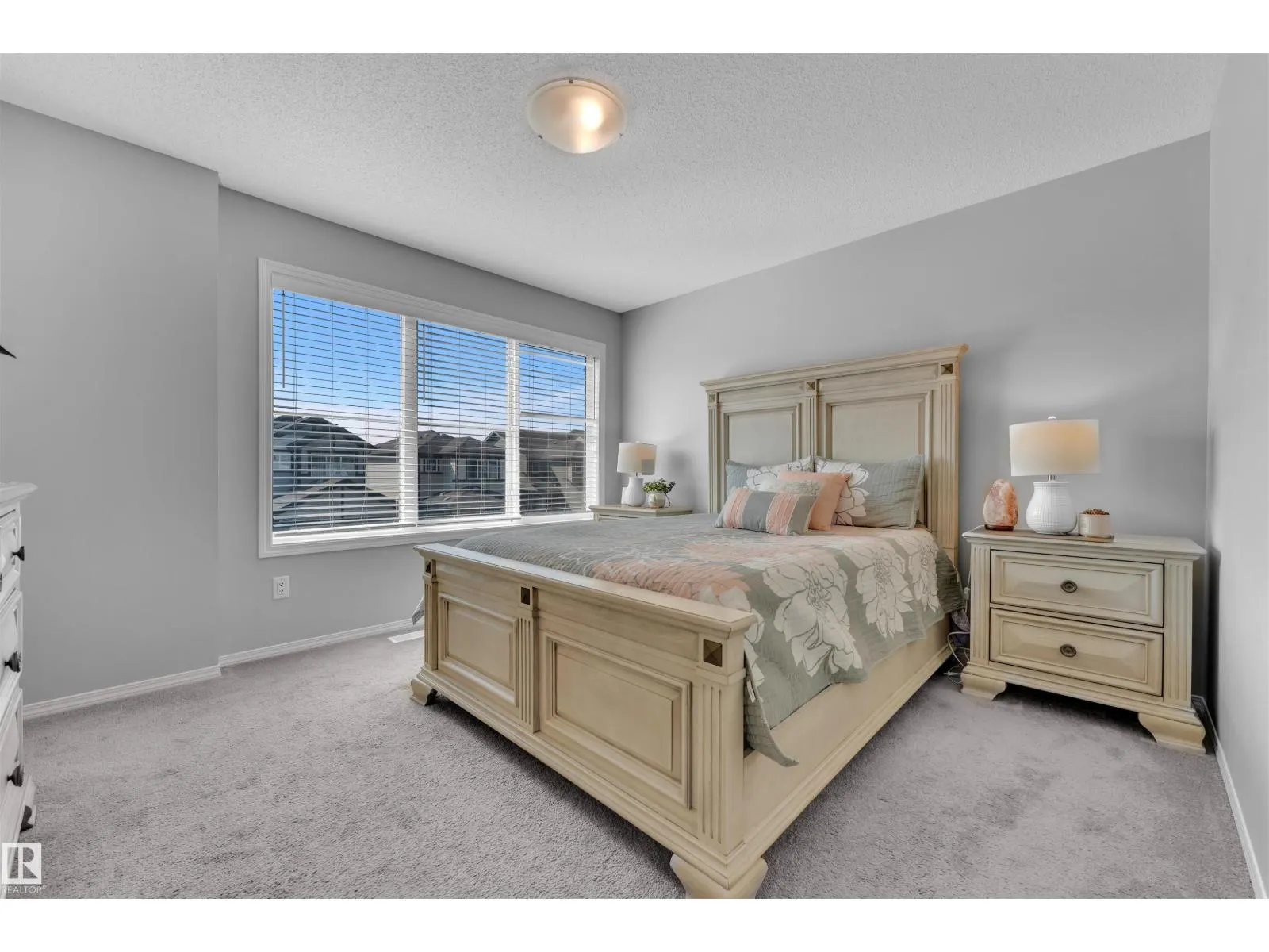 4620 175 AV NW