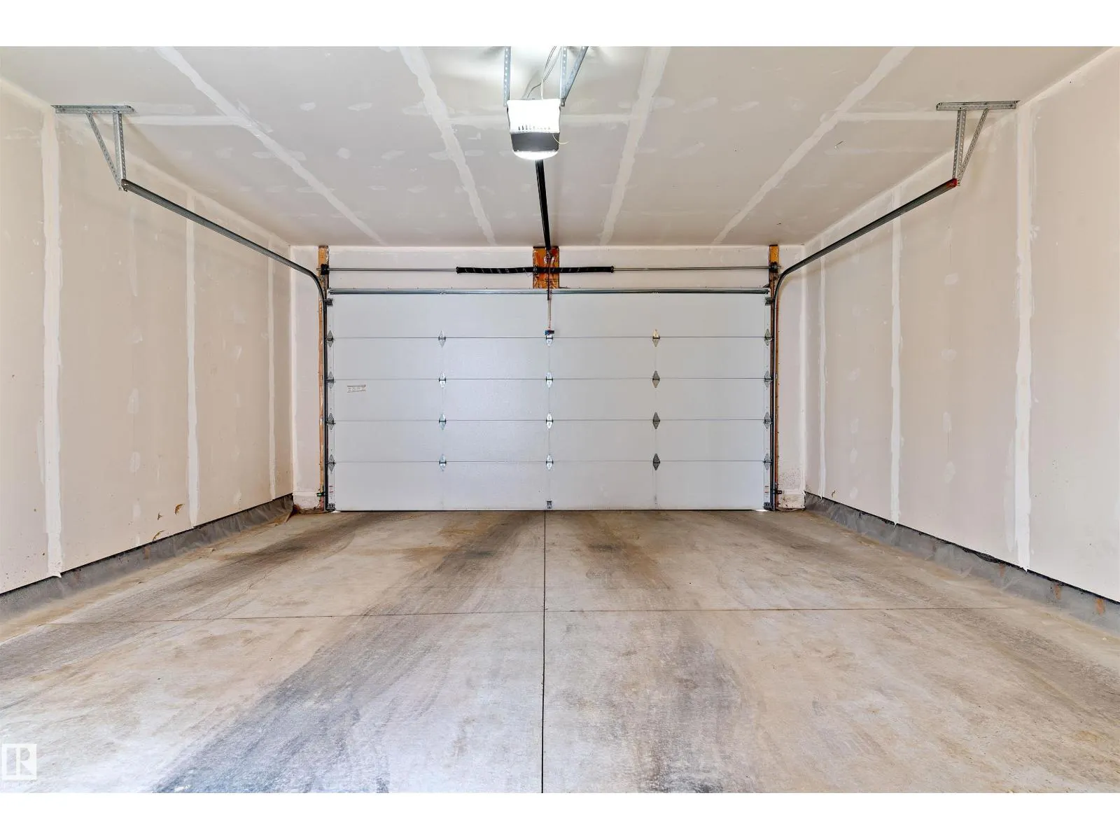 182 CALEDONIA DR