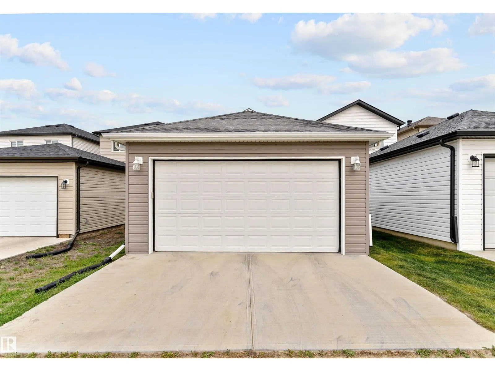 182 CALEDONIA DR