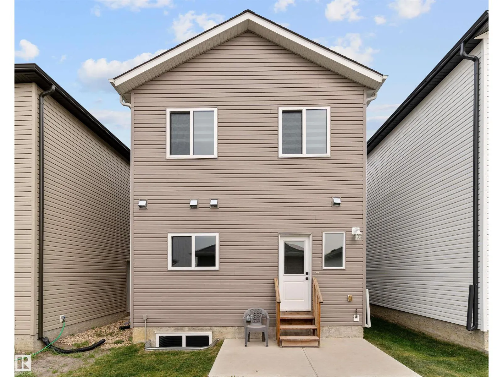 182 CALEDONIA DR