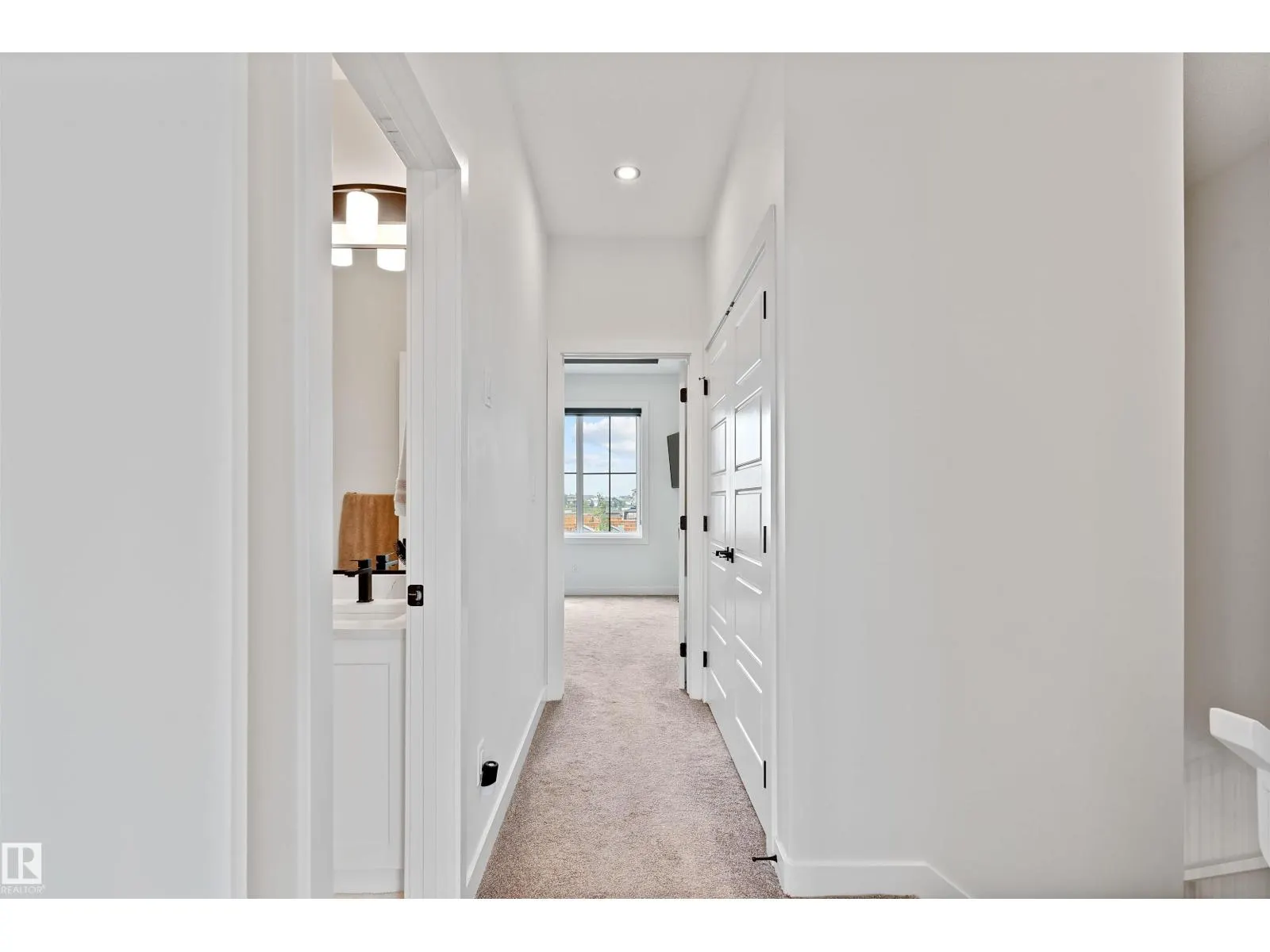 182 CALEDONIA DR