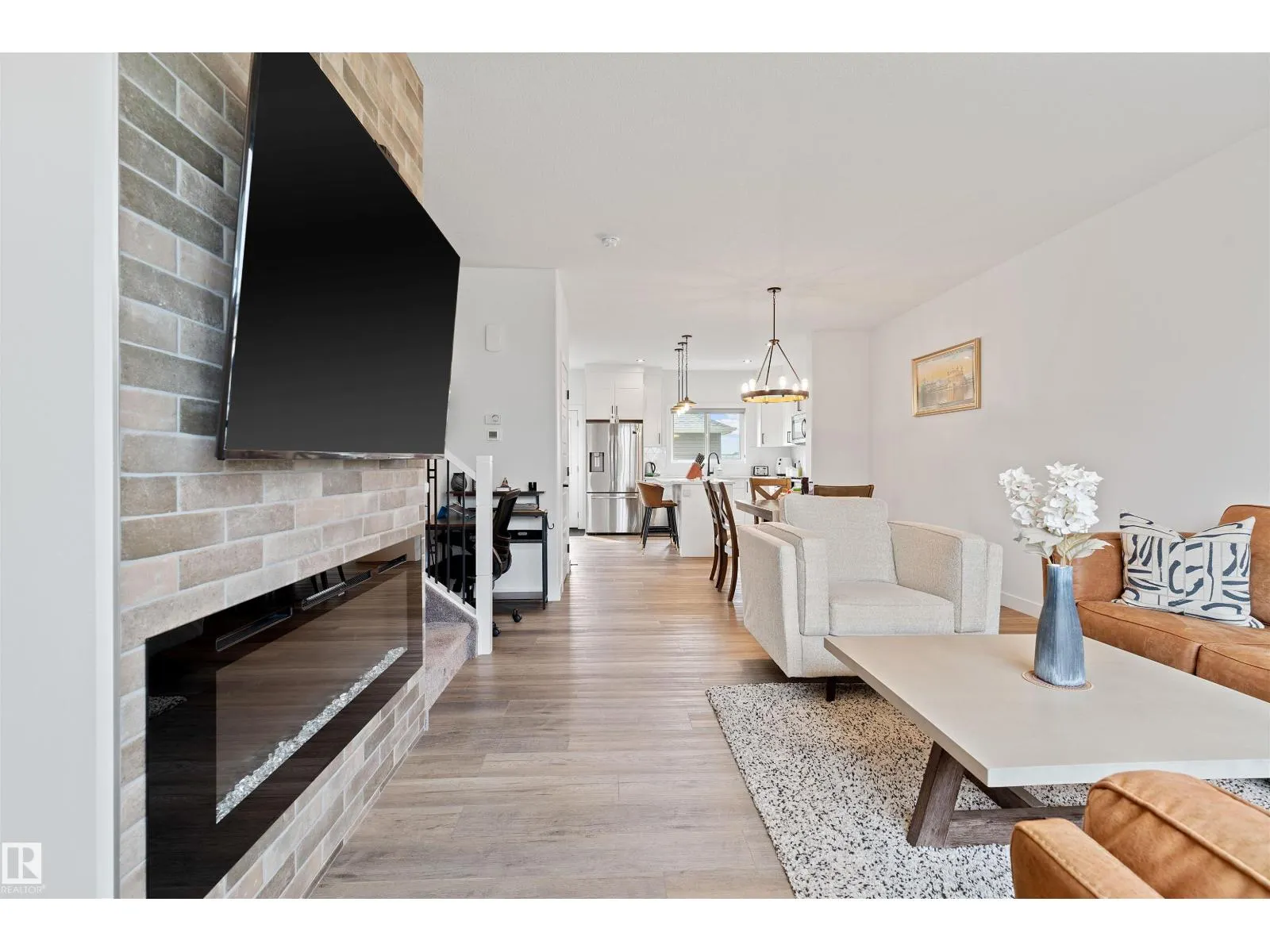 182 CALEDONIA DR