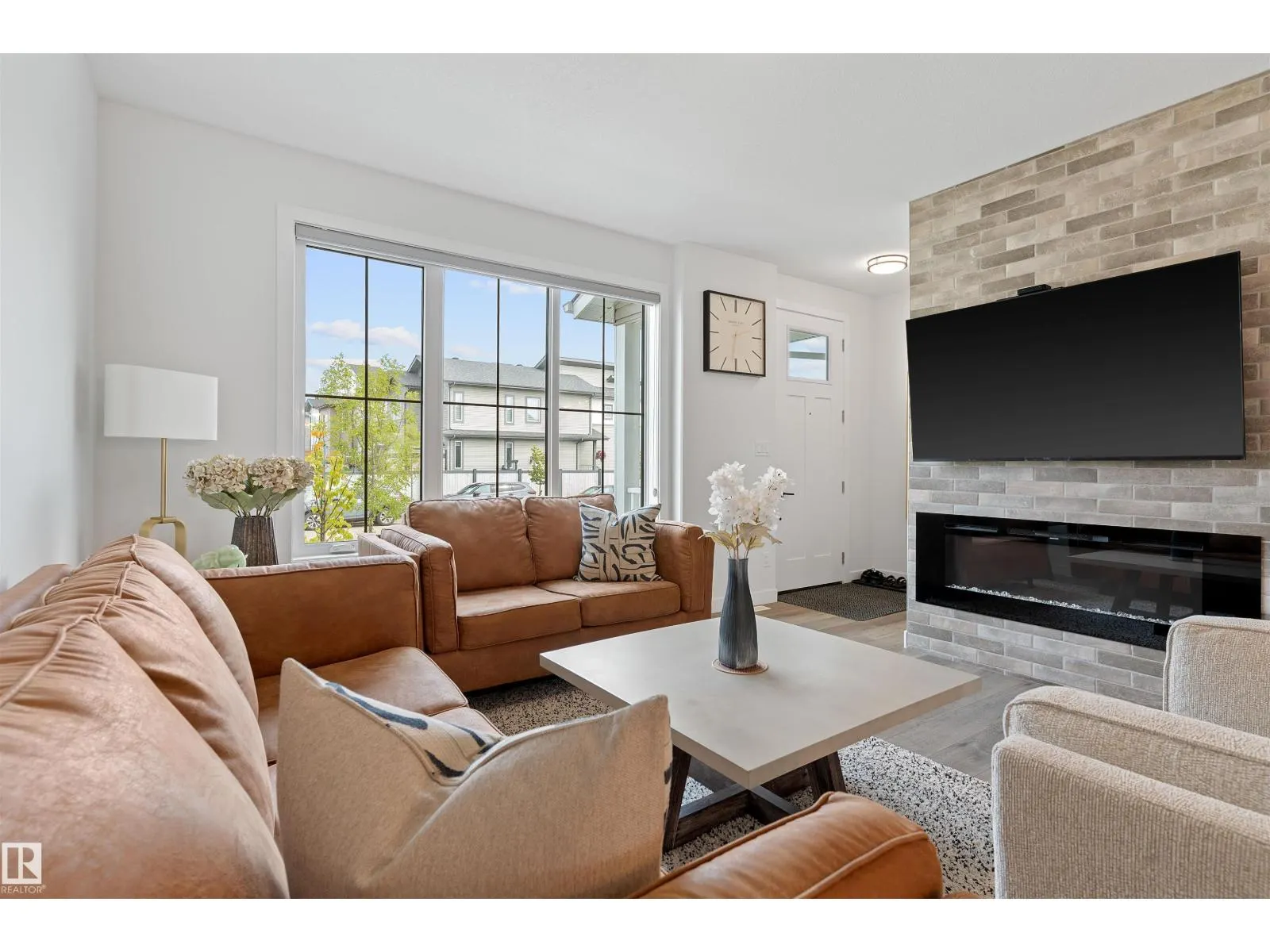 182 CALEDONIA DR