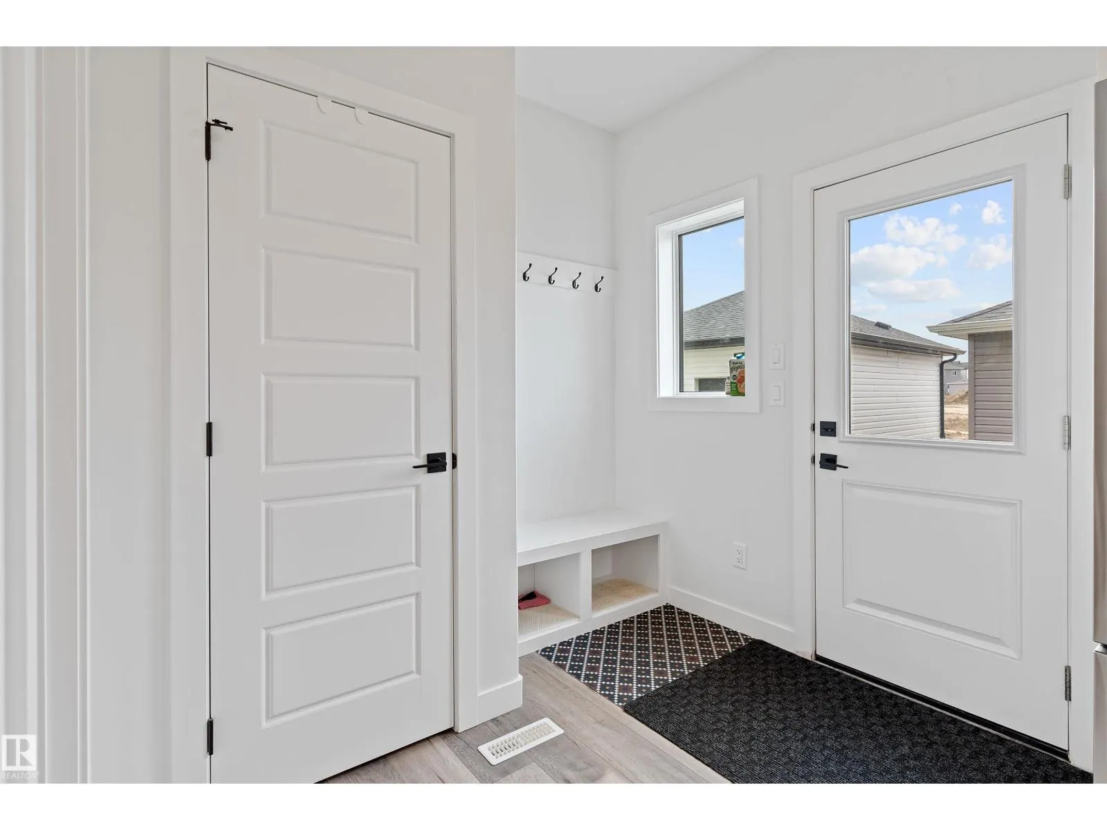 182 CALEDONIA DR