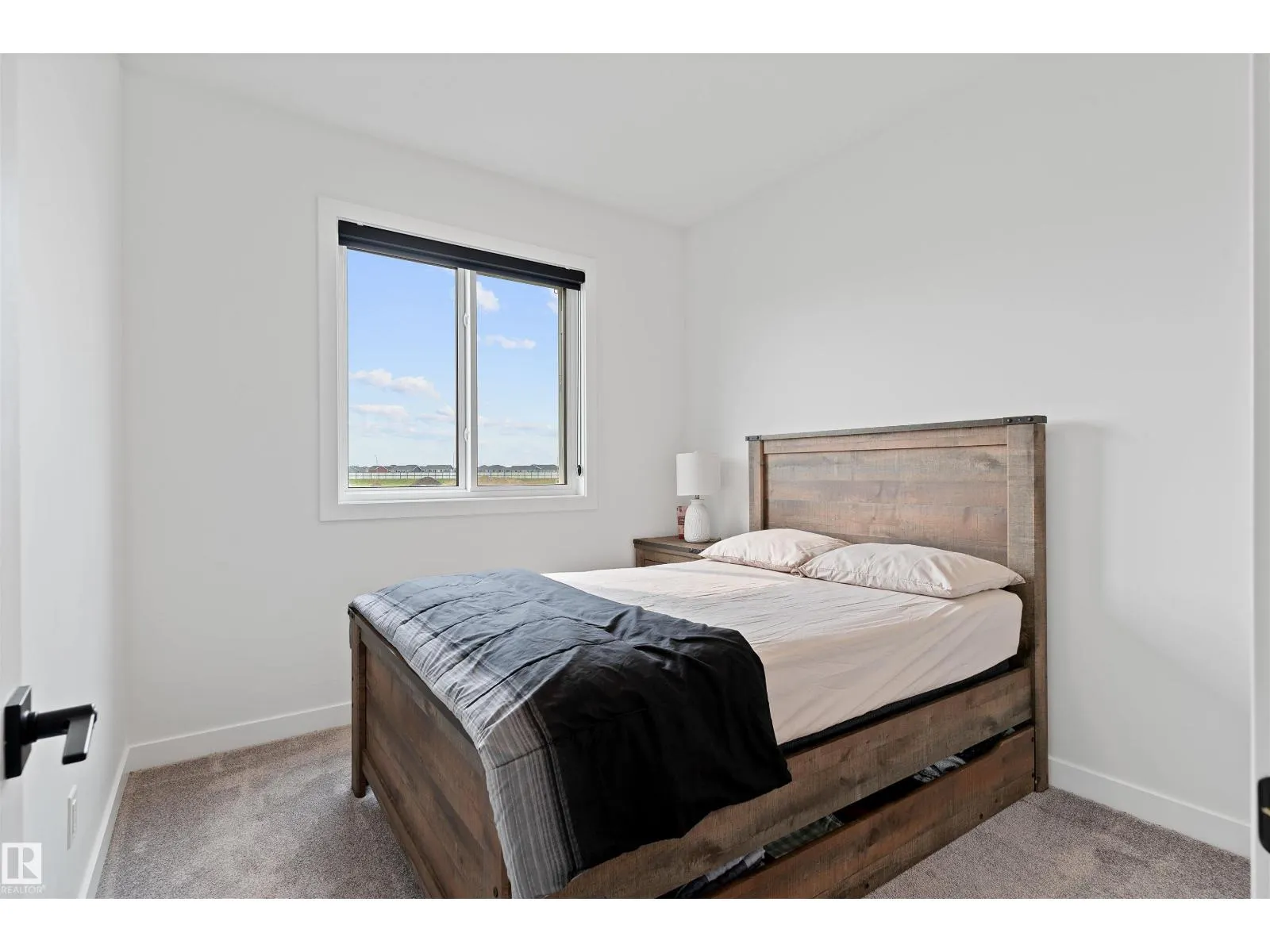 182 CALEDONIA DR
