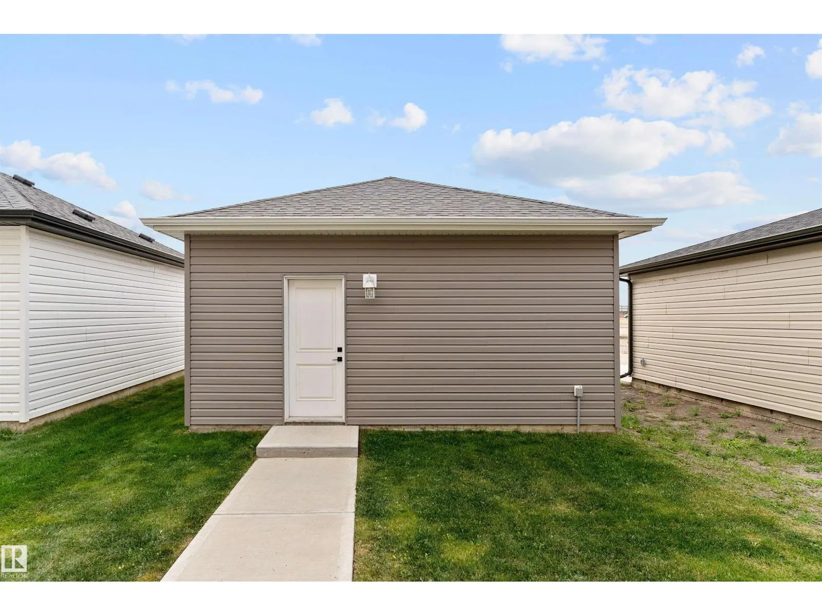 182 CALEDONIA DR