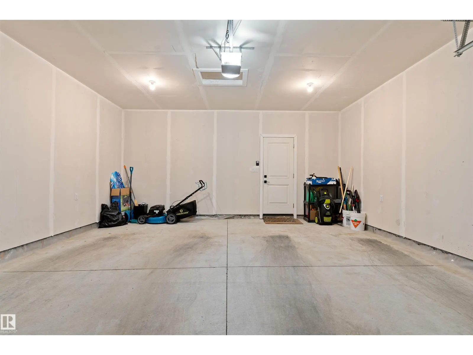 182 CALEDONIA DR