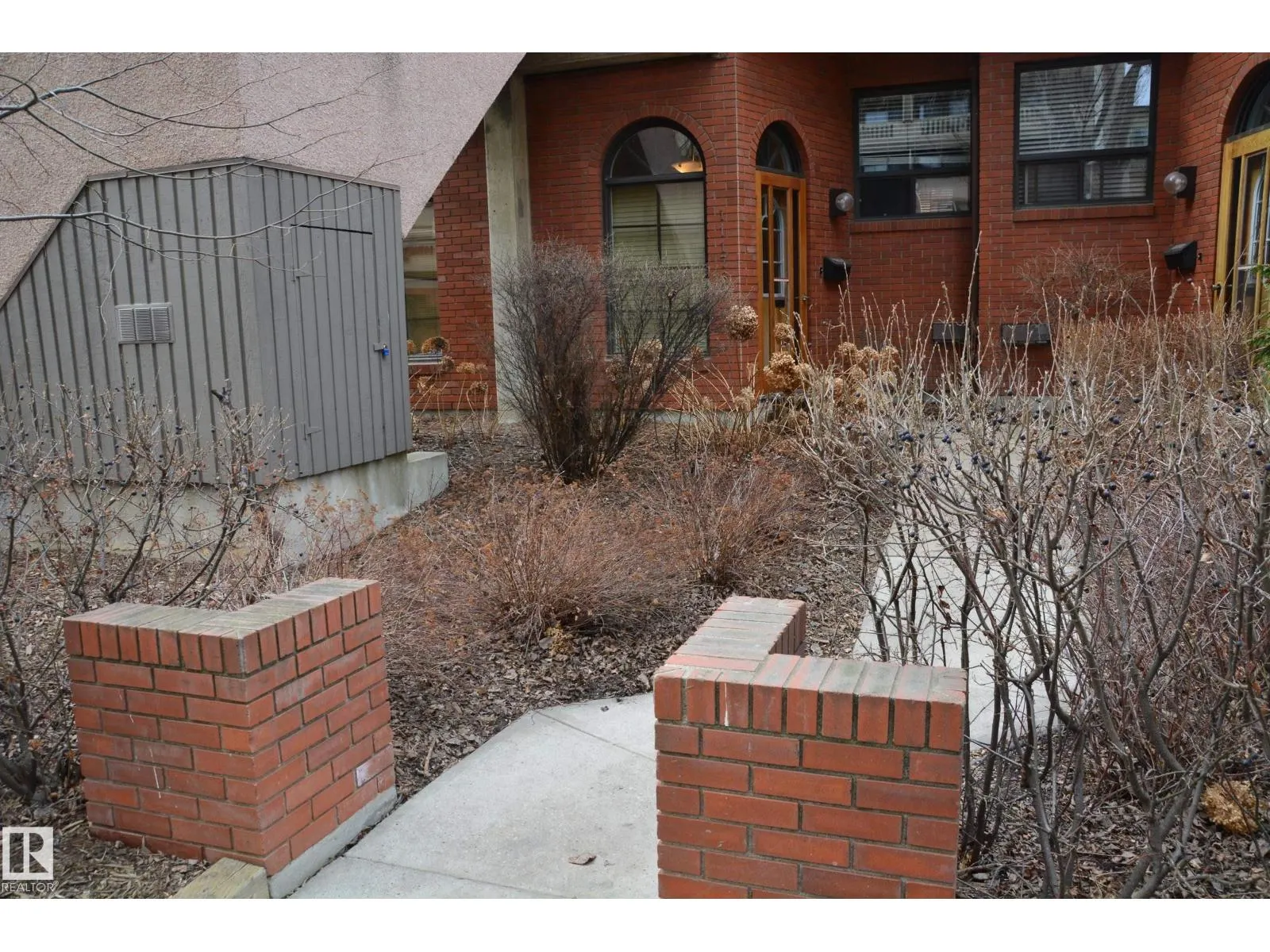 11176 83 AV NW