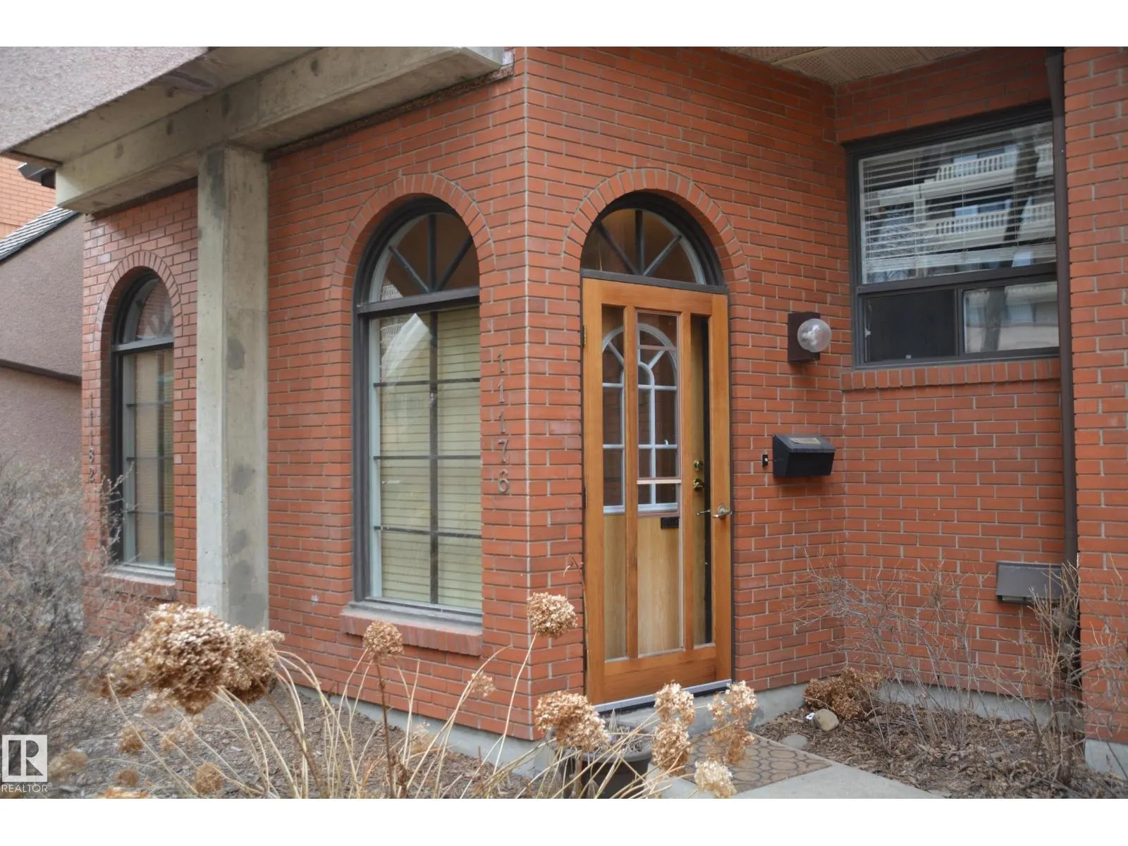 11176 83 AV NW