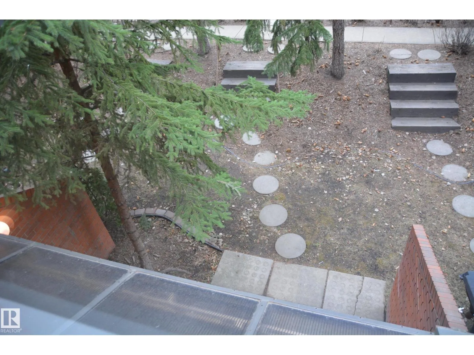 11176 83 AV NW