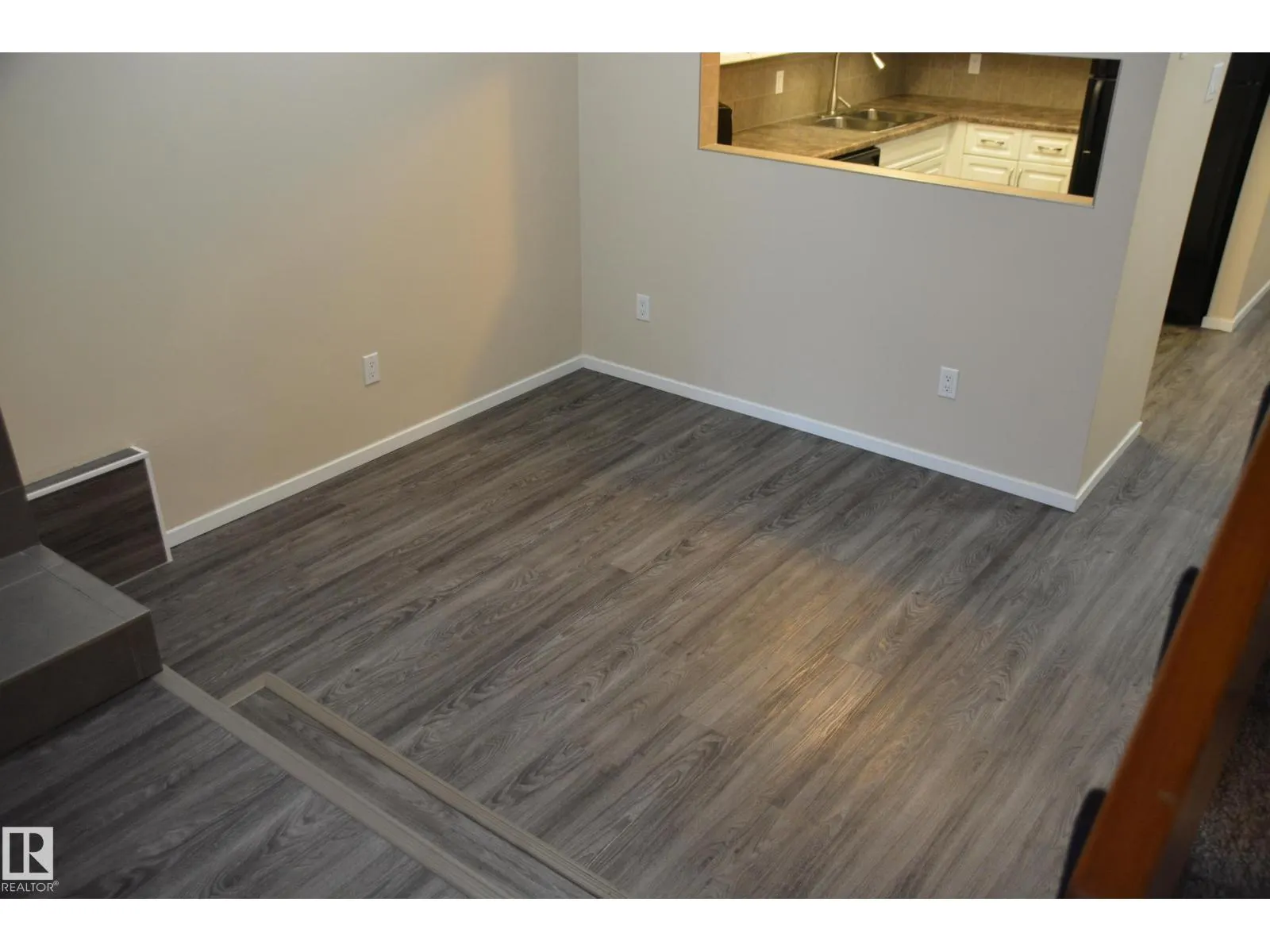 11176 83 AV NW