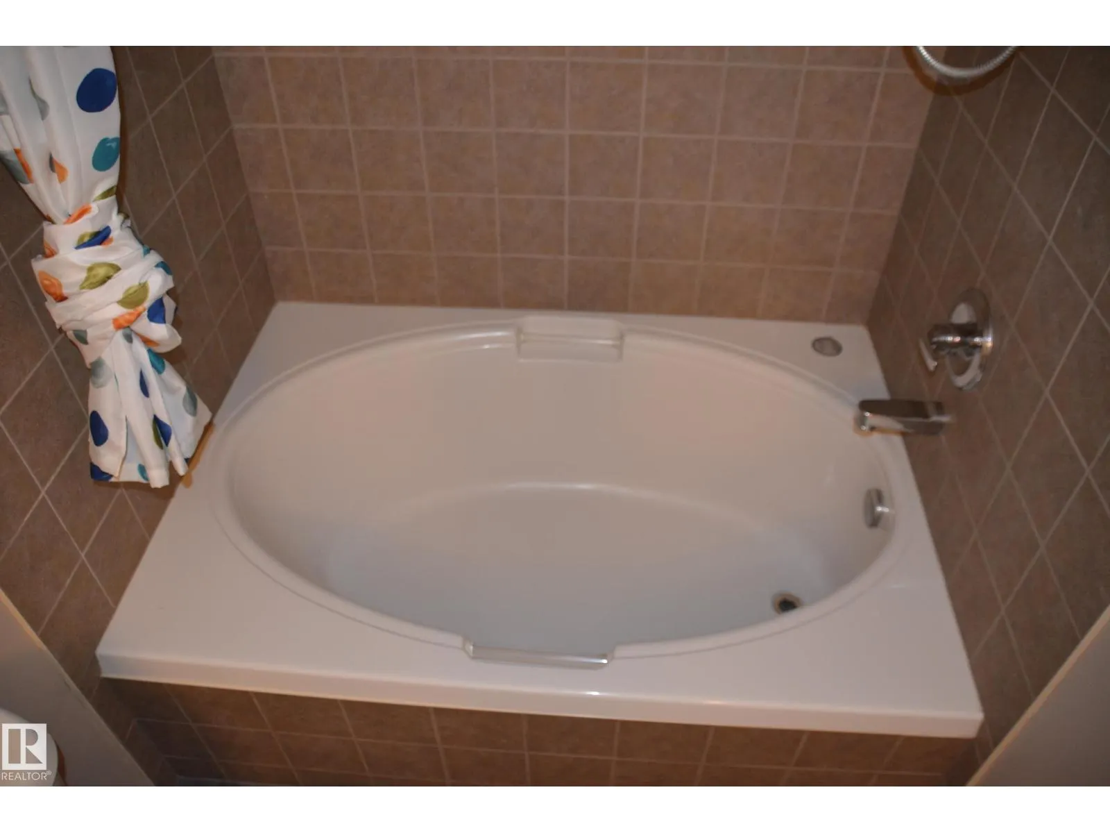 11176 83 AV NW