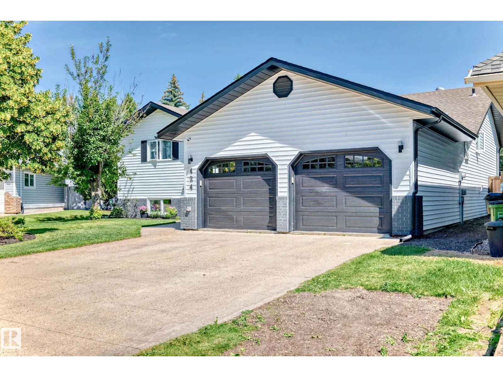 424 BUTCHART DR NW