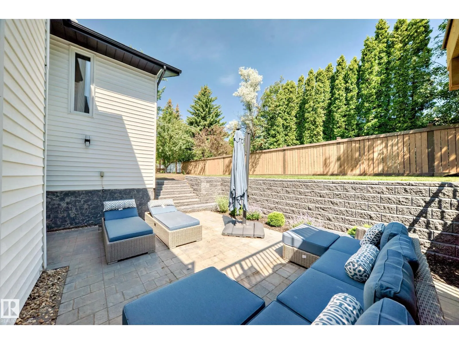 424 BUTCHART DR NW